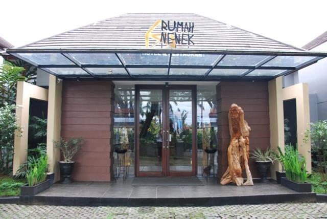 Rumah Nenek Hotel And Restaurant Padang  Ngoại thất bức ảnh