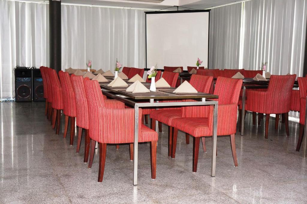 Rumah Nenek Hotel And Restaurant Padang  Ngoại thất bức ảnh