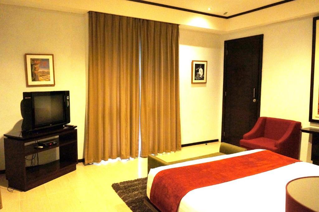 Rumah Nenek Hotel And Restaurant Padang  Ngoại thất bức ảnh