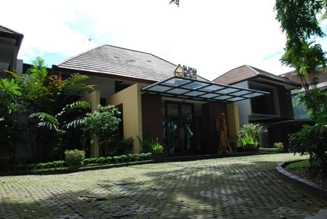 Rumah Nenek Hotel And Restaurant Padang  Ngoại thất bức ảnh